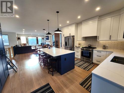 3936 Brink Court, Prince George, BC - Indoor Photo Showing Kitchen With Upgraded Kitchen