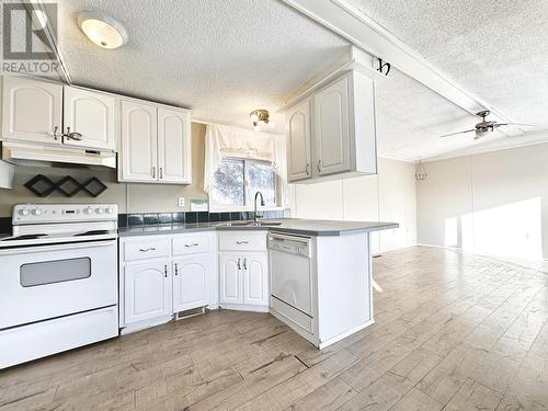 140 9207 82 Street, Fort St. John, BC - Indoor Photo Showing Kitchen