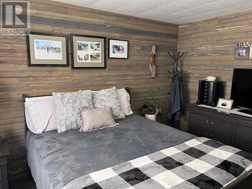 1056 Maple Heights Road, Quesnel, BC - Indoor Photo Showing Bedroom