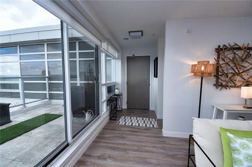 View of Entrance from Living Room - 479 Charlton Avenue E|Unit #605, Hamilton, ON -  Photo Showing Other Room