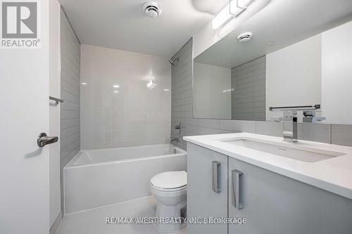 1605 - 30 Gibbs Road, Toronto, ON - Indoor Photo Showing Bathroom