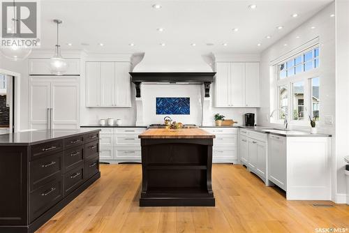 4302 Chuka Drive, Regina, SK - Indoor Photo Showing Kitchen With Upgraded Kitchen
