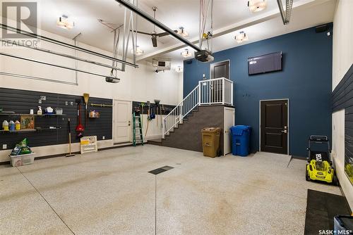 4302 Chuka Drive, Regina, SK - Indoor Photo Showing Garage