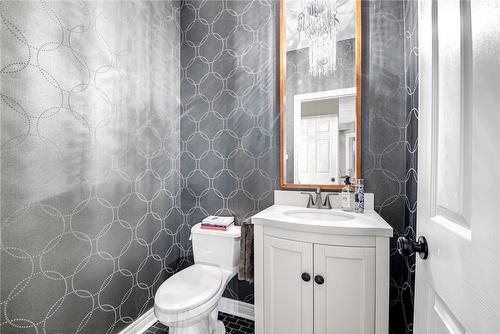 4291 Couples Crescent, Burlington, ON - Indoor Photo Showing Bathroom