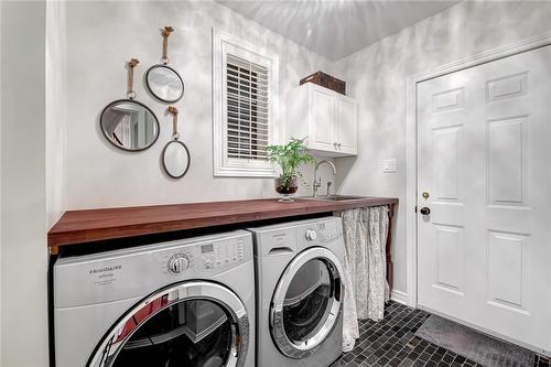 4291 Couples Crescent, Burlington, ON - Indoor Photo Showing Laundry Room