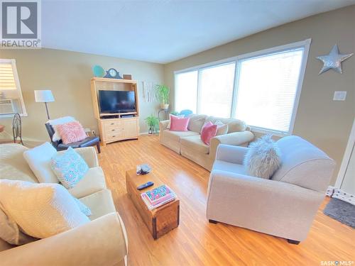103 Claustre Avenue, Maple Creek, SK - Indoor Photo Showing Living Room