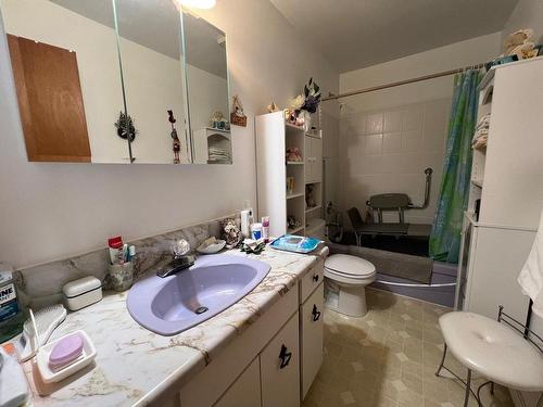 Salle de bains - 139  - 145 Av. Thorne, Témiscaming, QC - Indoor Photo Showing Bathroom