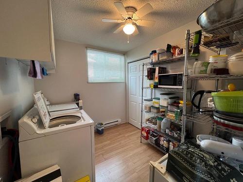 Salle de lavage - 139  - 145 Av. Thorne, Témiscaming, QC - Indoor Photo Showing Laundry Room