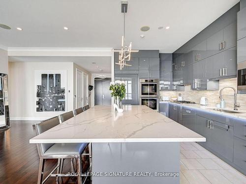 5501-60 Absolute Ave, Mississauga, ON - Indoor Photo Showing Kitchen With Upgraded Kitchen