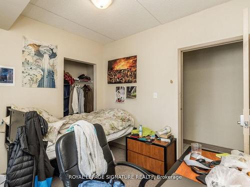 506-251 Lester St, Waterloo, ON - Indoor Photo Showing Bedroom