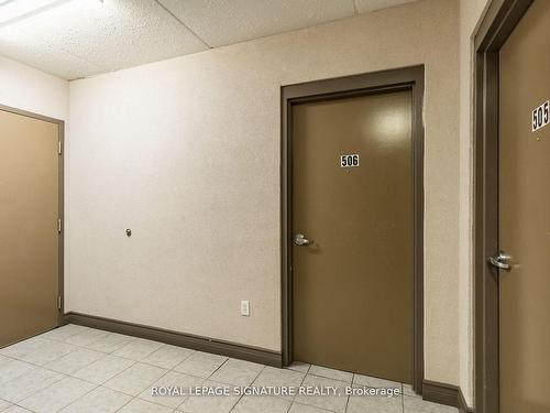 506-251 Lester St, Waterloo, ON - Indoor Photo Showing Other Room