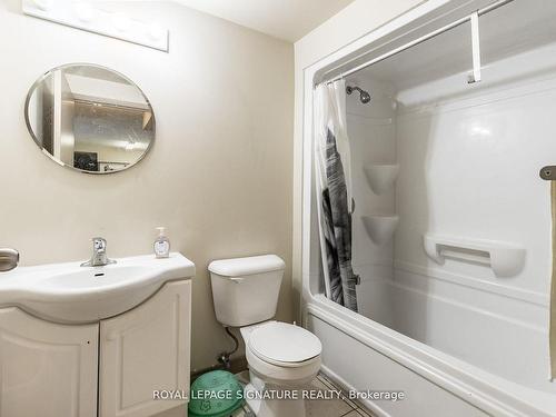 506-251 Lester St, Waterloo, ON - Indoor Photo Showing Bathroom