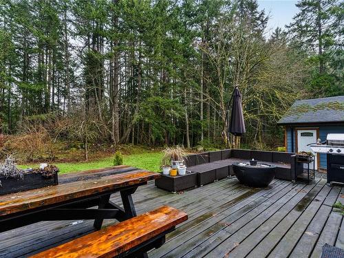 1611 Shawnigan-Mill Bay Rd, Shawnigan Lake, BC - Outdoor With Deck Patio Veranda