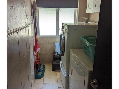 2 Tsitika Cres, Woss, BC - Indoor Photo Showing Laundry Room