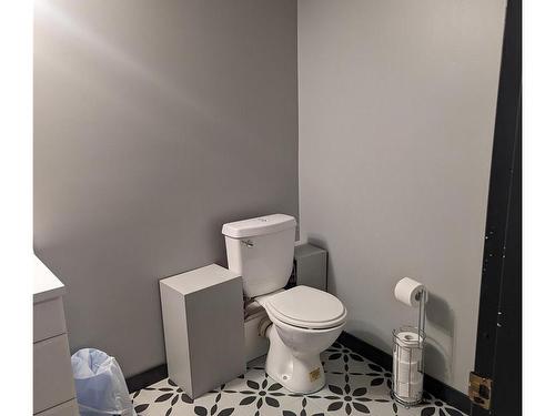 2 Tsitika Cres, Woss, BC - Indoor Photo Showing Bathroom