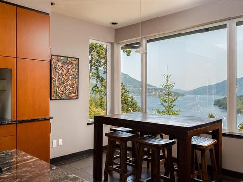 6088 Genoa Bay Rd, Duncan, BC - Indoor Photo Showing Dining Room