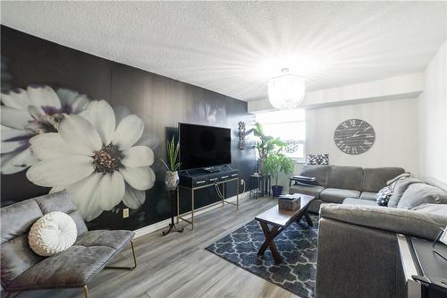 500 Green Road|Unit #614, Stoney Creek, ON - Indoor Photo Showing Living Room