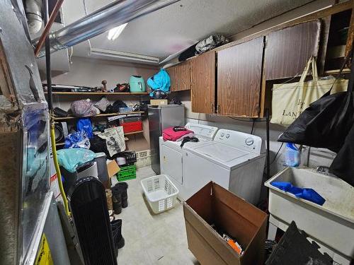 1326 Ottawa Place, Kamloops, BC - Indoor Photo Showing Laundry Room