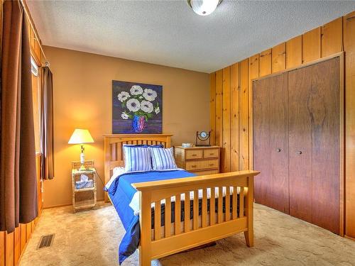 8035 Greendale Rd, Lake Cowichan, BC - Indoor Photo Showing Bedroom