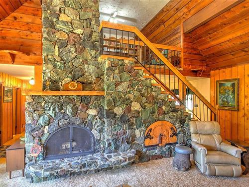8035 Greendale Rd, Lake Cowichan, BC - Indoor With Fireplace