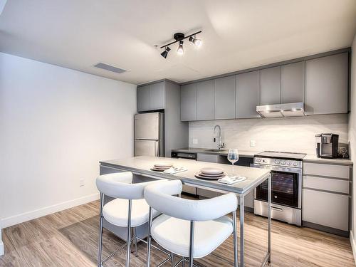 Dining room - 514-5050 Boul. De L'Assomption, Montréal (Rosemont/La Petite-Patrie), QC - Indoor Photo Showing Kitchen