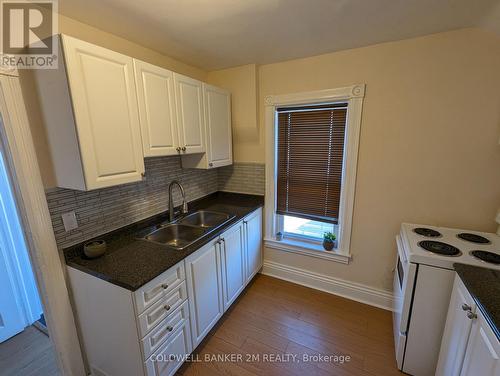 333 Albert St, Oshawa, ON - Indoor Photo Showing Kitchen With Double Sink