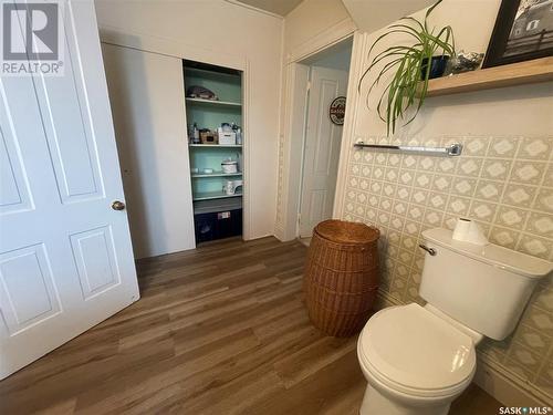 402 Jasper Street, Maple Creek, SK - Indoor Photo Showing Bathroom