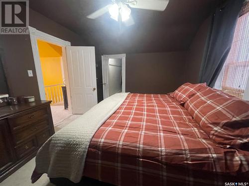 402 Jasper Street, Maple Creek, SK - Indoor Photo Showing Bedroom