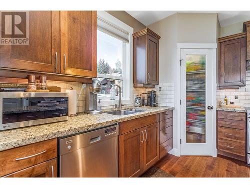 2553 Sunny Lake Court, Lake Country, BC - Indoor Photo Showing Kitchen With Double Sink