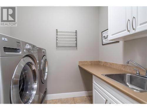 2553 Sunny Lake Court, Lake Country, BC - Indoor Photo Showing Laundry Room