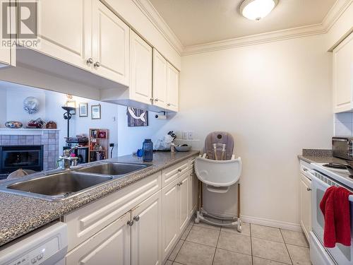2484-2490 W 4Th Avenue, Vancouver, BC - Indoor Photo Showing Kitchen With Double Sink