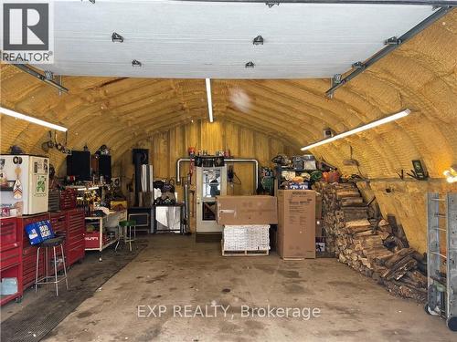 981 James St, Mattawa, ON - Indoor Photo Showing Garage