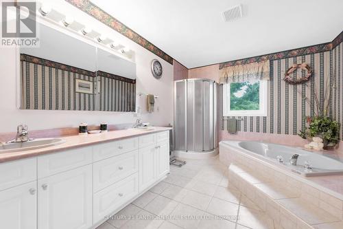 290 St Lawrence Street E, Madoc, ON - Indoor Photo Showing Bathroom