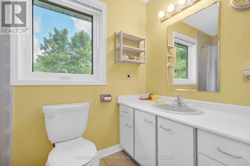 290 St Lawrence St E, Madoc, ON - Indoor Photo Showing Bathroom