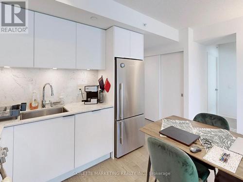 1411 - 25 Richmond Street E, Toronto, ON - Indoor Photo Showing Kitchen With Upgraded Kitchen
