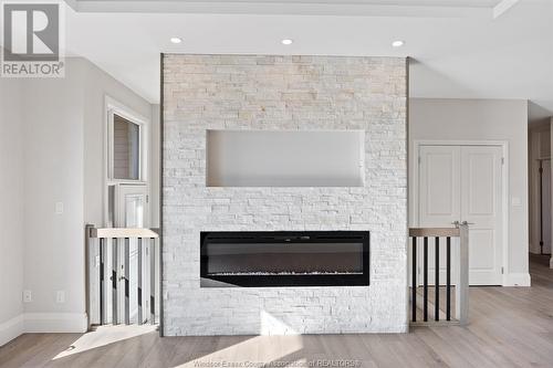 4 Woodland, Kingsville, ON - Indoor With Fireplace