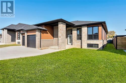 4 Woodland, Kingsville, ON - Outdoor