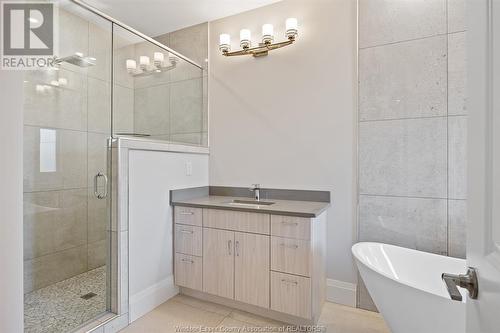 4 Woodland, Kingsville, ON - Indoor Photo Showing Bathroom