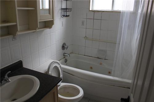 851 Queenston Road|Unit #204, Hamilton, ON - Indoor Photo Showing Bathroom