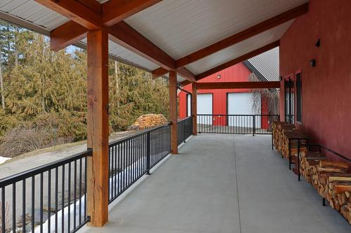 156 Lakeview Arrow Creek Road, Creston, BC - Outdoor With Exterior