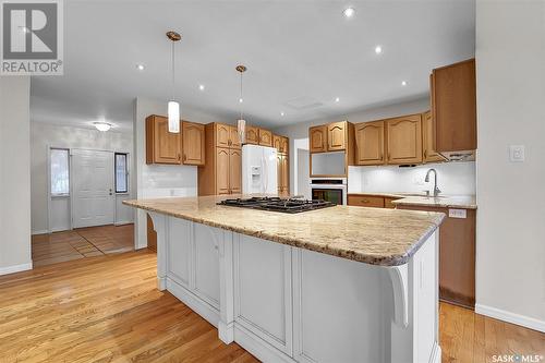 307 Brabant Crescent, Saskatoon, SK - Indoor Photo Showing Kitchen With Upgraded Kitchen