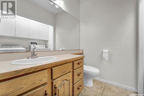 307 Brabant Crescent, Saskatoon, SK - Indoor Photo Showing Bathroom