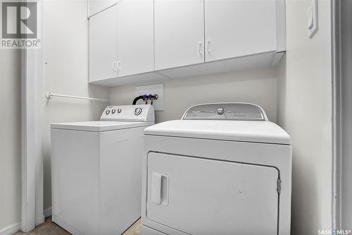 307 Brabant Crescent, Saskatoon, SK - Indoor Photo Showing Laundry Room