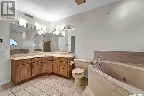 307 Brabant Crescent, Saskatoon, SK - Indoor Photo Showing Bathroom