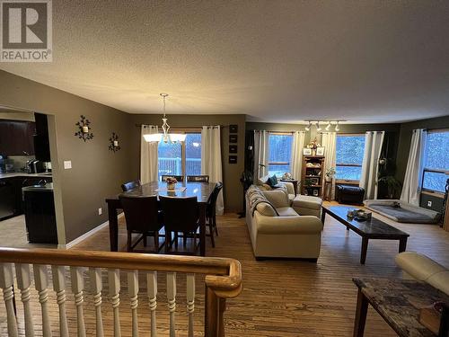 15 Walsh Road, Fort Nelson, BC - Indoor Photo Showing Living Room
