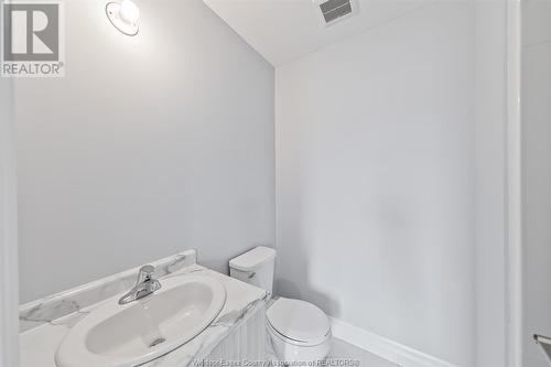 30 Kingsbridge, Amherstburg, ON - Indoor Photo Showing Bathroom