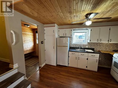 10 Main Road, Cottrell'S Cove, NL - Indoor Photo Showing Kitchen