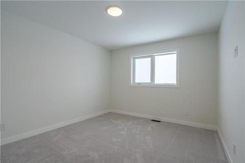 26 Gullane Street, Niverville, MB - Indoor Photo Showing Other Room