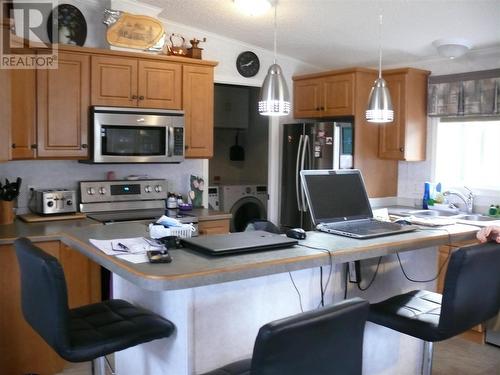 7260 46 Street Ne, Salmon Arm, BC - Indoor Photo Showing Kitchen