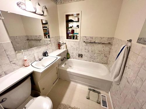 2157 Second Avenue, Trail, BC - Indoor Photo Showing Bathroom